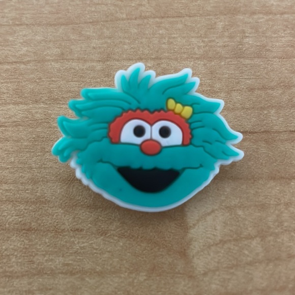 Crocs Disney characters and cartoons jibbitz,set of 8, Disney/Dreamworks charms - Picture 2 of 9